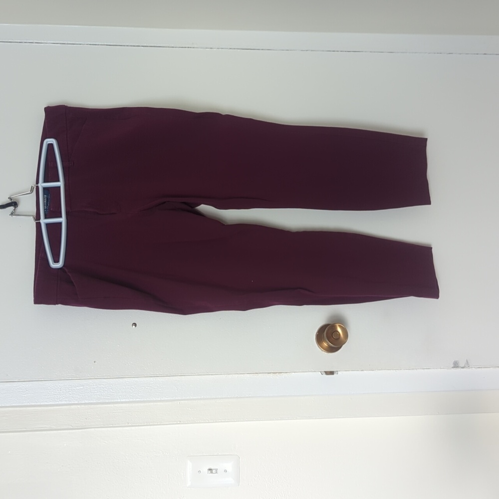 Old Navy Maroon Pixie Pant